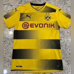 Christian Pulisic #22 Borussia Dortmund PUMA 2017/18 Men's Soccer Kit - Medium
